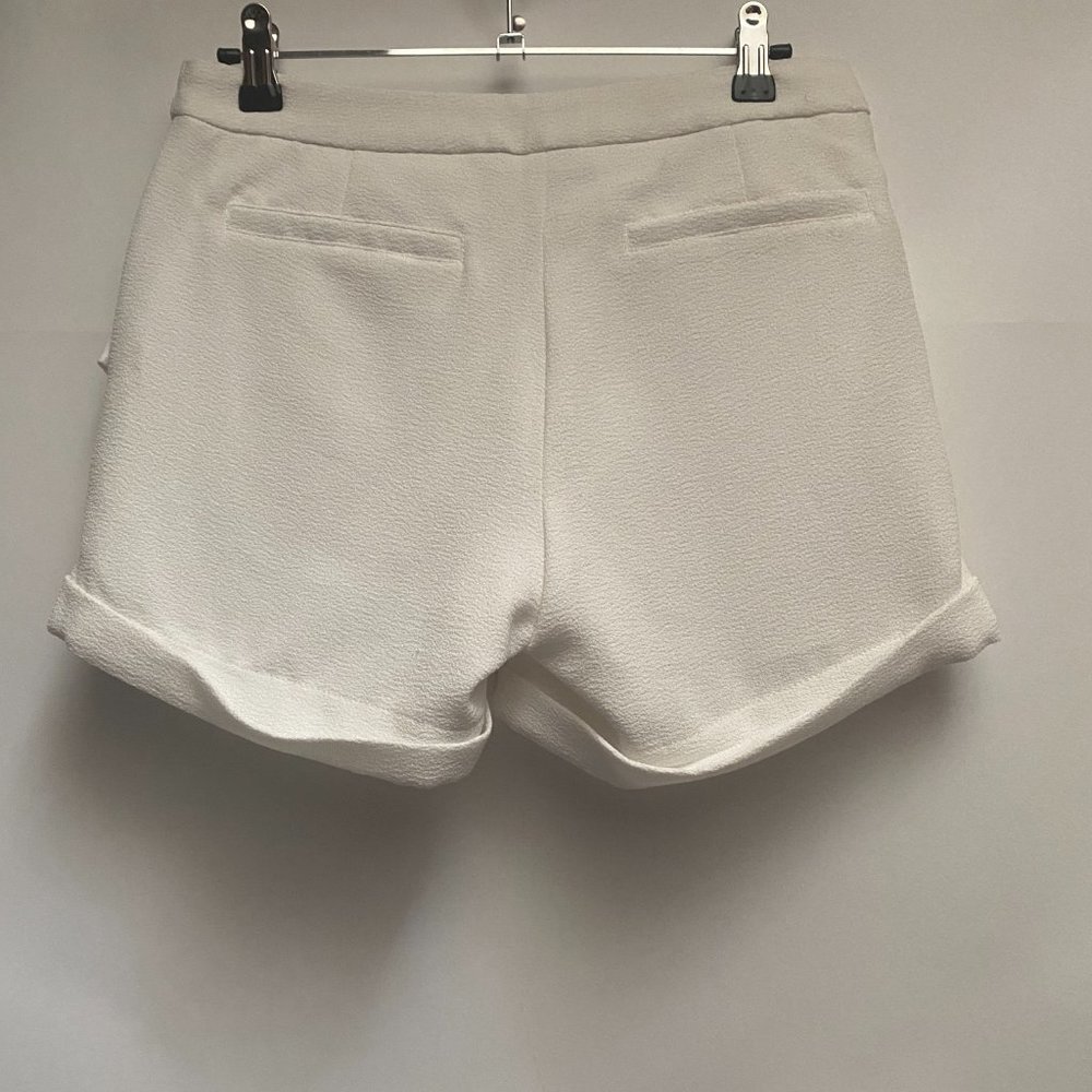 Verty Super Cute White Shots with Bows! Sz S - Picture 4 of 9